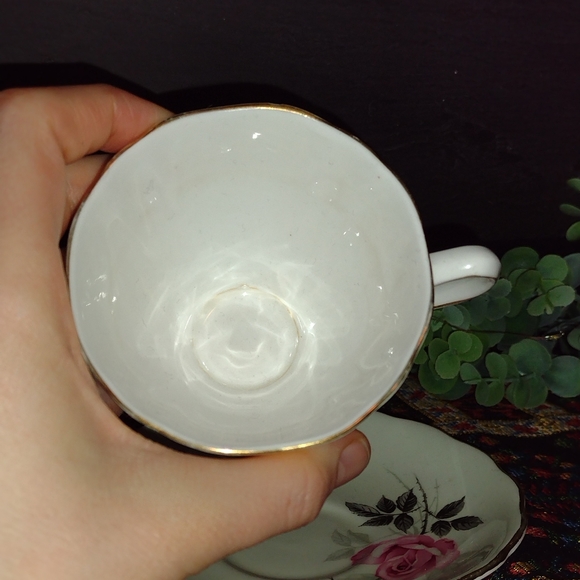 Vtg. Colclough Bone China Teacup and Saucer Pink Roses Made in England - Picture 6 of 10